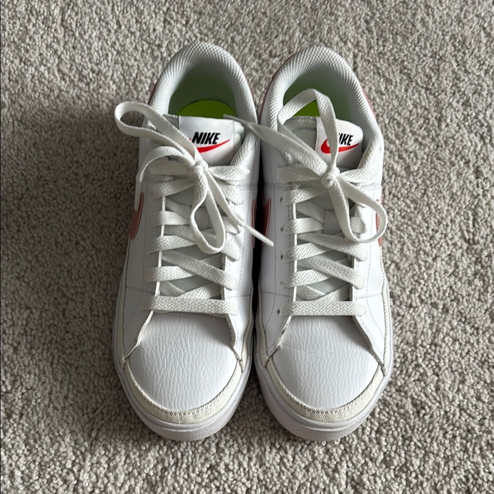 Nike White and Pink Casual Sneakers